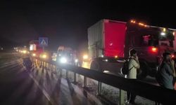 Tır Sürücüsü Direksiyon Başında Rahatsızlandı, Alanya-Gazipaşa Yolu Trafiğe Kapandı