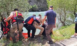 Munzur Nehri’nde Can Pazarı! Yüzmek İsteyen Vatandaş Güçlükle Kurtarıldı