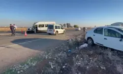 Urfa'da Öğretmenleri Taşıyan Minibüsler Çarpıştı: 28 Yaralı