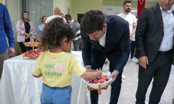 Tarsus Belediye Başkanı Ali Boltaç, Belediye Personeliyle Bayramlaştı
