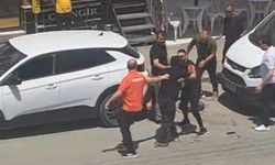 Akrabalar Arasındaki Bıçaklı Kavgada Cadde Kan Gölüne Döndü