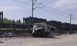 Malatya’da Yük Treni Kamyonete Çarptı