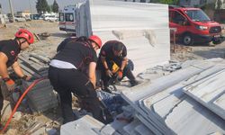 Mermer Bloklar Devrildi: 2 Yaralı
