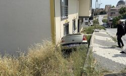 Arnavutköy’de Düğün Konvoyunda Kaza: Otomobil Bina Boşluğuna Uçtu