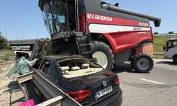Biçerdöver Kazası: Freni Boşalan Tarım Aracı Otomobili Altına Aldı