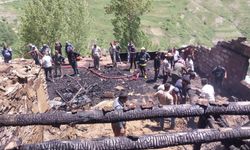 Van'da Yangın Faciası: 14 Yaşındaki Çocuk Hayatını Kaybetti