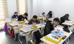 Mersin'de YKS'ye Girecek Öğrencilere Uzman Desteği