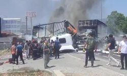Sakarya'da Korkunç Kaza: Araçlarda Yangın Çıktı