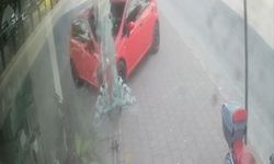 Otomobil Ayakkabı Mağazasına Daldı