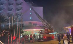 Alanya’da Otel Yangını: Alevler Tüm Binayı Dumanla Kapladı!
