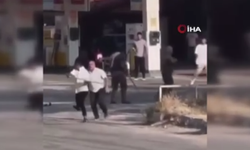 Taş ve Sopalarla Saldırdılar 3 Kişi Yaralandı: O Anlar Kamerada