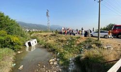 Hatay'da Midibüs Sulama Kanalına Uçtu! 4 Yaralı Kurtarıldı