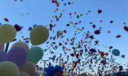 İzmir’de Binlerce Balon, Erhan ve Arkadaşları İçin Gökyüzüne Uçtu