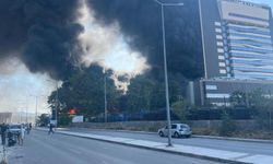 İzmir Medicana Hastanesi'nin Yanında Çıkan Yangın Söndürüldü