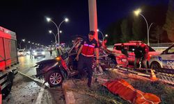 Van Edremit’te Otomobil Aydınlatma Direğine Çarptı: 1 Ölü