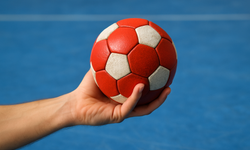 Mersin’de Sporcular Vatan Sevgisiyle Sahaya Çıktı