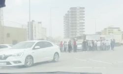 Siverek’te Otomobil Yayalara Çarptı: 2 Kişi Hastaneye Kaldırıldı