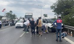 Yol Kenarında Facia! Motosiklet Araca Çarptı, Otomobil Bariyerlere Girdi