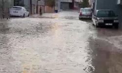 Adana’da Su Felaketi: Yüreğir Mahallesi Göle Döndü!
