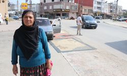 Kapısını Açamıyor, Tozdan Nefes Alamıyor: 63 Yaşındaki Kadının İlginç Çözümü