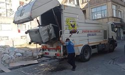 Süpürülüyor, Yıkanıyor, Dezenfekte Ediliyor: Akdeniz'de Kokulara Son!