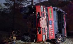 Antalya’da Yangın Müdahalesine Giden Arazöz Devrildi