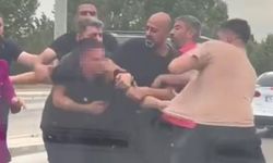 Trafikte Yol Verme Kavgası: Yumruklar Havada Uçuştu!