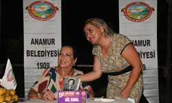 Kemal Sunal’ın Eşi Gül Sunal Anamur’da "Gel Kemal Bir Kahve İçelim" Söyleşisiyle Buluştu