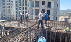 Mersin’de 45 Derecede Ekmek Mücadelesi! İnşaat İşçileri Sıcakla Savaşıyor