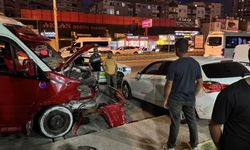 Mersin’de minibüs şoförleri kavga etti, ortalık karıştı: Trafikte endişe yaratan anlar
