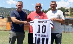 Mersin'de Amatör Futbolun Gönüllü Sesi O’na Özel Formayla Onurlandırıldı