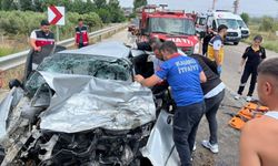 Osmaniye'de Feci Kaza: İki Otomobil Kafa Kafaya Çarpıştı, Ölü ve Yaralılar Var