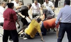 Sokak Ortasında Korkutan Kavga: Tekme ve Yumruklar Havada Uçtu!