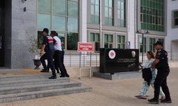 Hıçkıra Hıçkıra Ağladı: Şüpheli Öğretmen Adliyede Gözyaşlarını Tutamadı