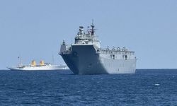 TCG Anadolu ve TCG Savarona İstanbul Boğazı’nda TEKNOFEST için buluştu