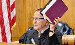 Frank Caprio Kimdir? Şefkatli Kararlarıyla Tanınan ‘Babacan Yargıç’ın Hikâyesi