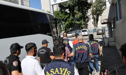 Mersin’de 16 Milyonluk Soygun: Zanlılardan Biri Damda Uyurken Yakalandı