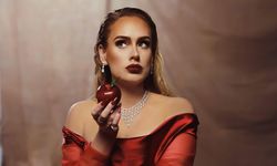 Adele milyon dolarlık teklif sonrası müziğe geri dönüyor