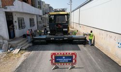 Akdeniz’de Bin 500 Ton Asfaltla Sokaklar Yepyeni Bir Görünüme Kavuşuyor