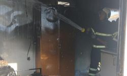 Hatay Reyhanlı’da Korkutan Yangın: Konteyner Alevlere Teslim Oldu!