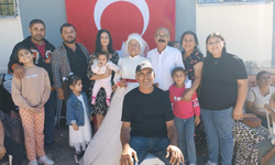 Bitmeyen aşk: 4 çocuklu 9 torunlu çift, 40 yıl sonra düğün yaptı