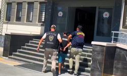 Mersin’de Şok Operasyon! 17 Suçtan Aranan Hükümlü Tavuk Çiftliğinde Yakalandı