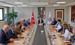 Mersin İş Dünyasına Kritik Uyarı: Önlem Almayan Kaybeder