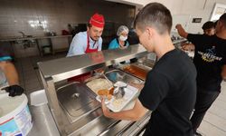 Silifke Öğrenci Kent Lokantası Artık Yeni Yerinde: İlk Öğün Başkan Vekili’nden!
