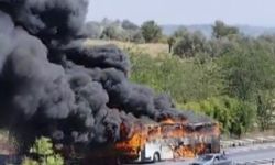 Tarsus’ta Korku Dolu Anlar: Yolcu Otobüsü Alev Alev Yandı!