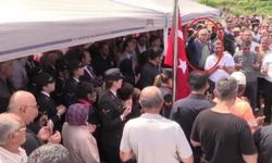 CHP'li Milletvekili Çakır şehidin defini sırasında ortalığı gerince tepki çekti
