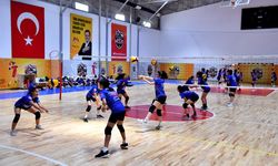 Mersin Büyükşehir'in Voleybol Kursu Yaz Döneminde De Devam Ediyor