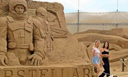 Antalya`da 10 bin ton kum kullanarak 25 heykeltıraş onlarca heykel yaptı