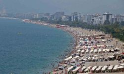 Antalya`da 300 bin kişilik bayram hareketi sahillere yansıdı, yoğunluk ikiye katlandı