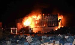 Mersin`deki plastik fabrikasında çıkan yangın söndürüldü
